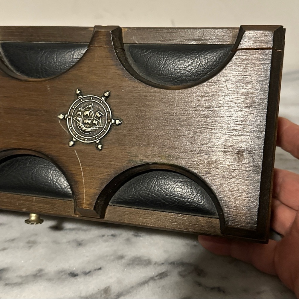 Wooden pirates chest jewelry Box sailboat/ sailboat wheel details - Picture 12 of 16